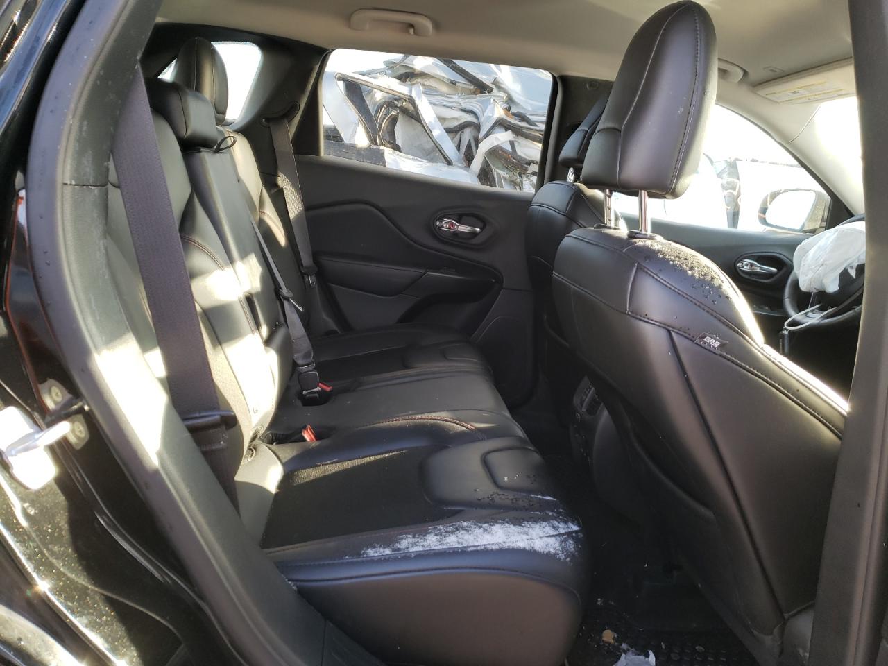 Photo 6 from auction – 2019 JEEP CHEROKEE T with VIN 1C4PJMBXXKD421376