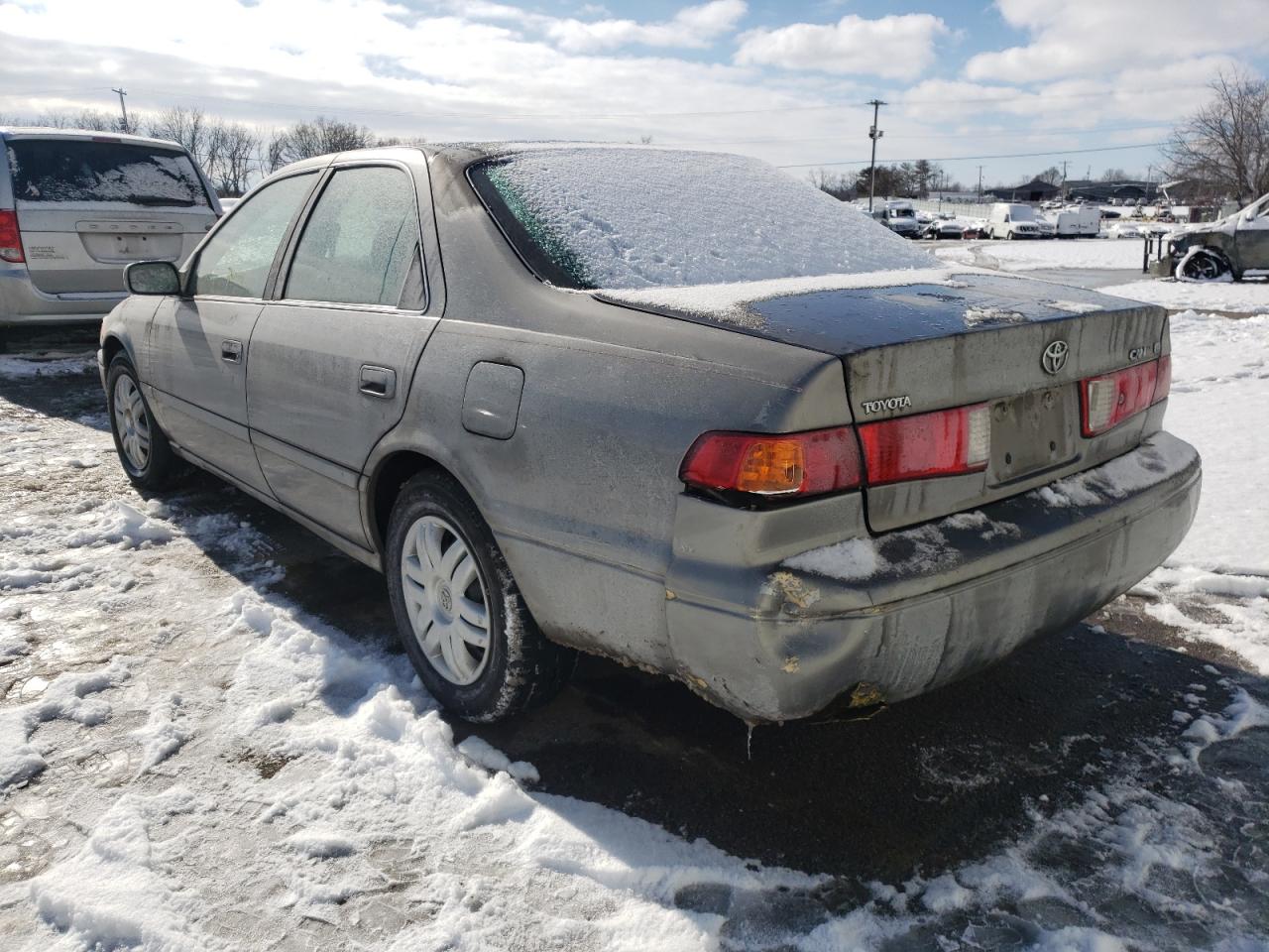 Photo 3 from auction – 2000 TOYOTA CAMRY CE with VIN 4T1BG22K7YU633030