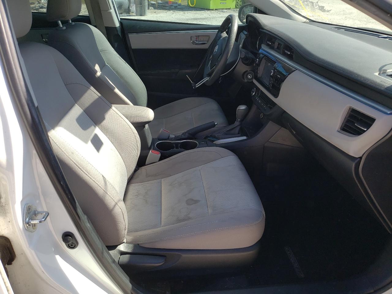 Photo 5 from auction – 2016 TOYOTA COROLLA L with VIN 2T1BURHE0GC603788