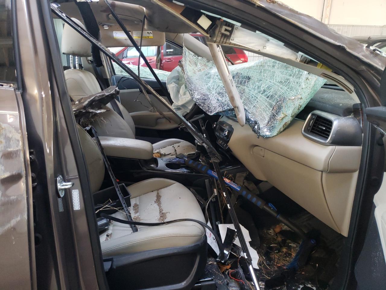 Photo 5 from auction – 2020 KIA SORENTO EX with VIN 5XYPHDA56LG635831