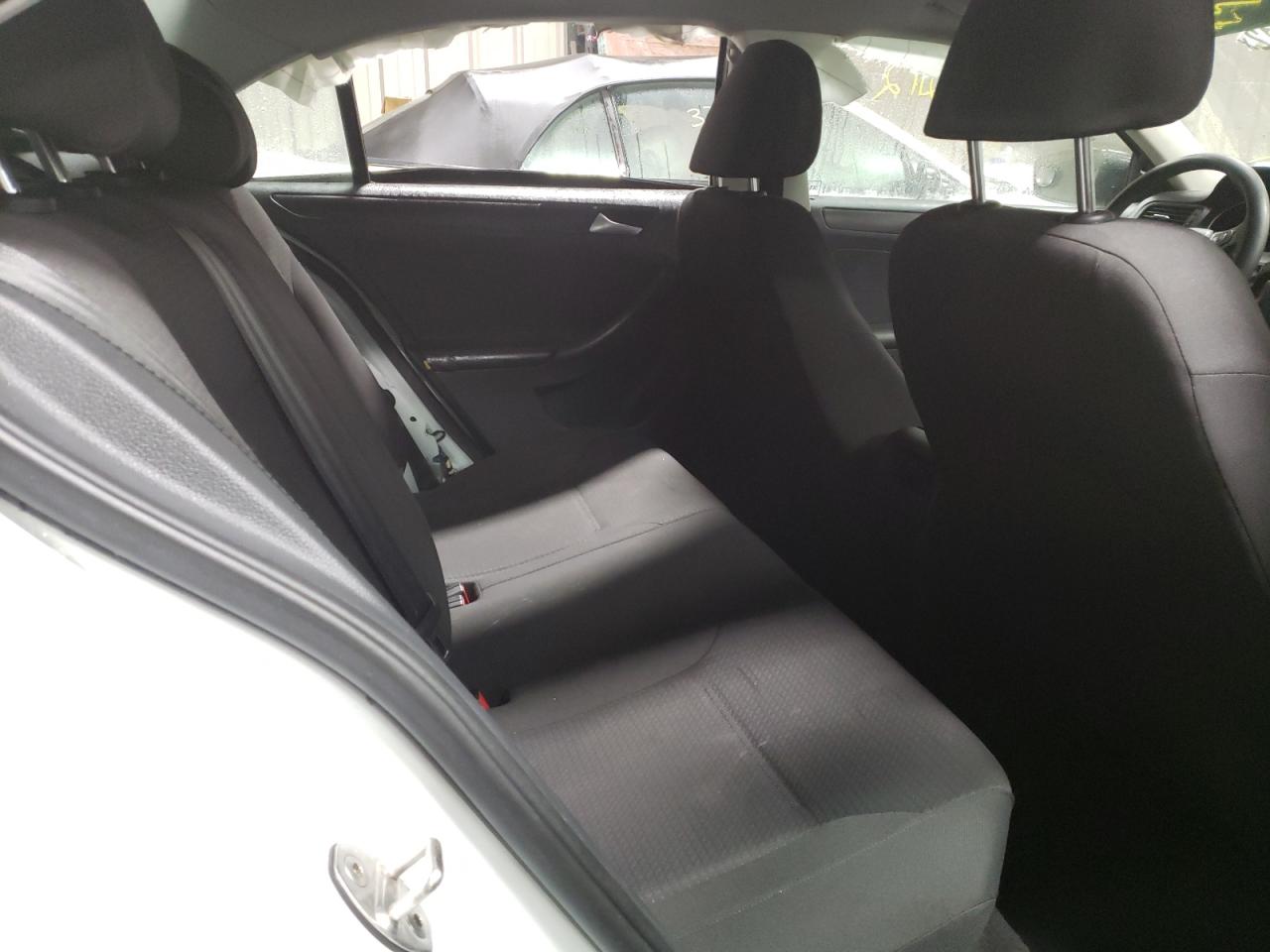 Photo 6 from auction – 2015 VOLKSWAGEN JETTA BASE with VIN 3VW1K7AJ9FM224546