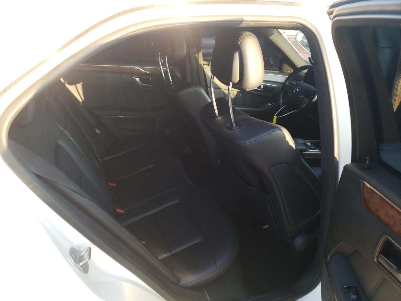 Photo 6 from auction – 2012 MERCEDES-BENZ E 350 with VIN WDDHF5KB9CA573755