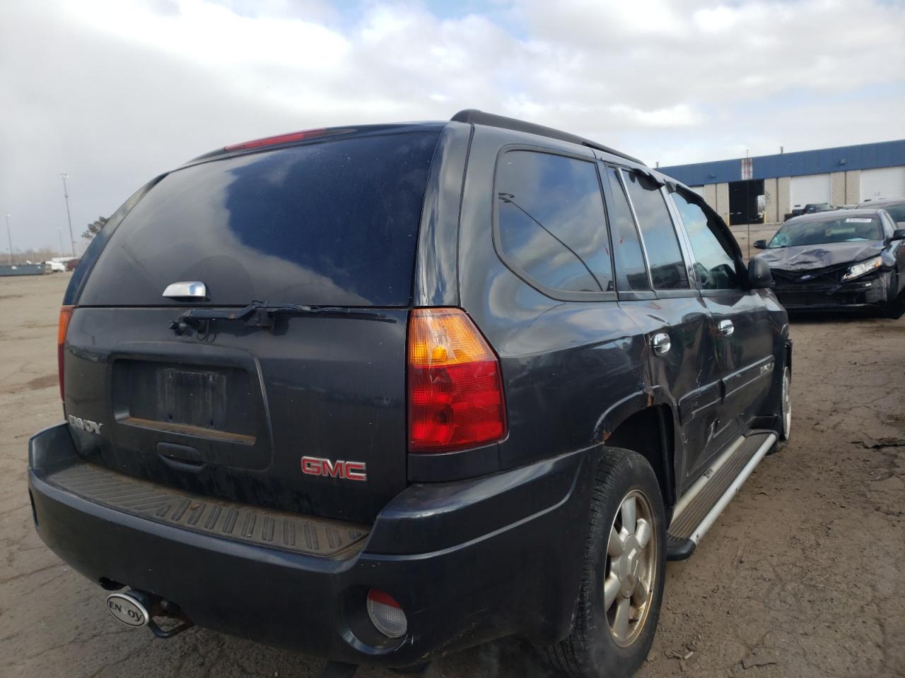 Photo 4 from auction – 2004 GMC ENVOY with VIN 1GKDT13S942306480