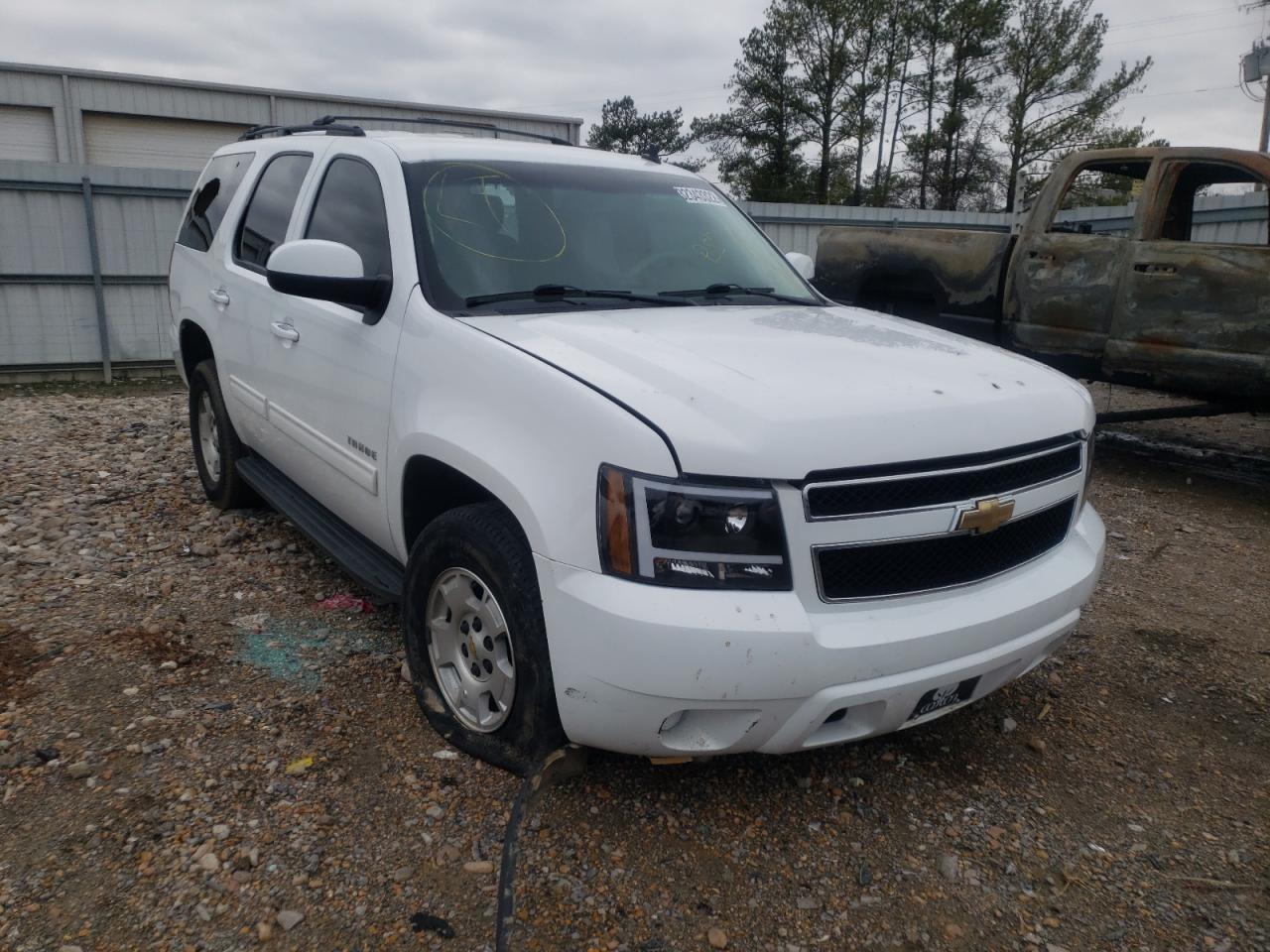 CHEVROLET TAHOE C150 2011 with VIN 1GNSCAE00BR308631 - Photo from auction