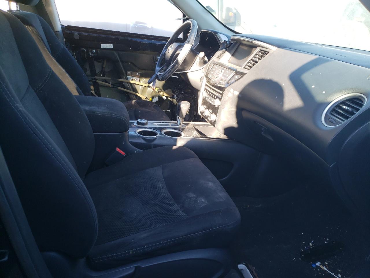 Photo 5 from auction – 2014 NISSAN PATHFINDER with VIN 5N1AR2MM8EC682601