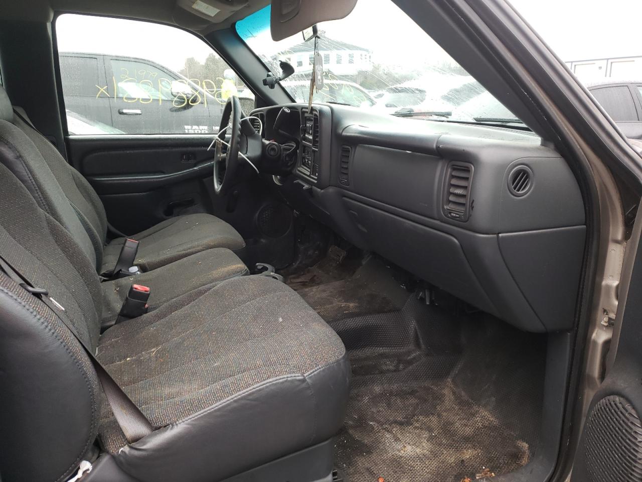 Photo 5 from auction – 2002 CHEVROLET SILVERADO with VIN 2GCEC19V321215994