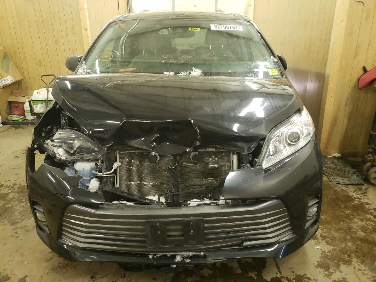 Photo 9 from auction – 2020 TOYOTA SIENNA XLE with VIN 5TDYZ3DC0LS025156