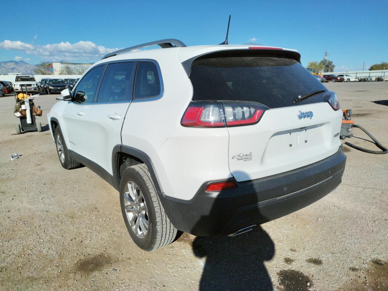 Photo 3 from auction – 2021 JEEP CHEROKEE L with VIN 1C4PJLMX9MD134637