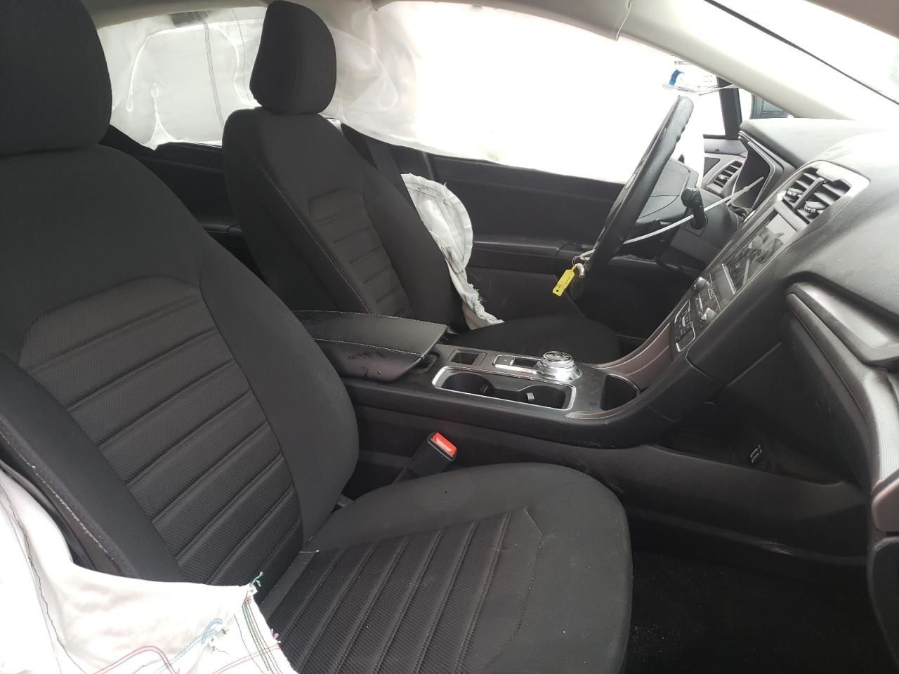 Photo 5 from auction – 2020 FORD FUSION SE with VIN 3FA6P0T99LR112161