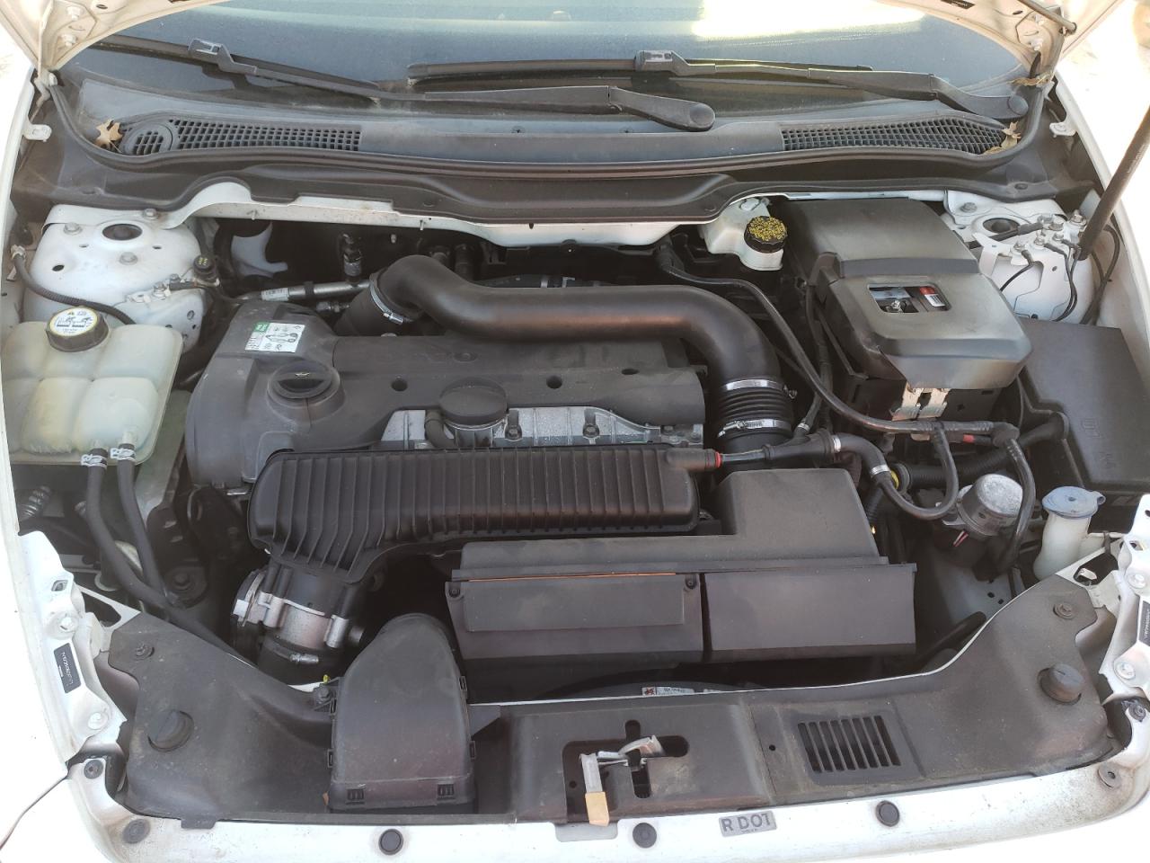 Zdjęcie 7 z aukcji – 2011 VOLVO C30 T5 z VIN YV1672MK0B2207471