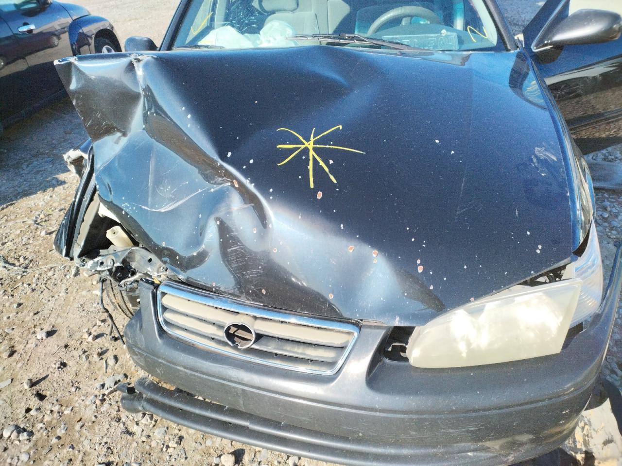 Photo 7 from auction – 2000 TOYOTA CAMRY CE with VIN 4T1BG22K9YU985803