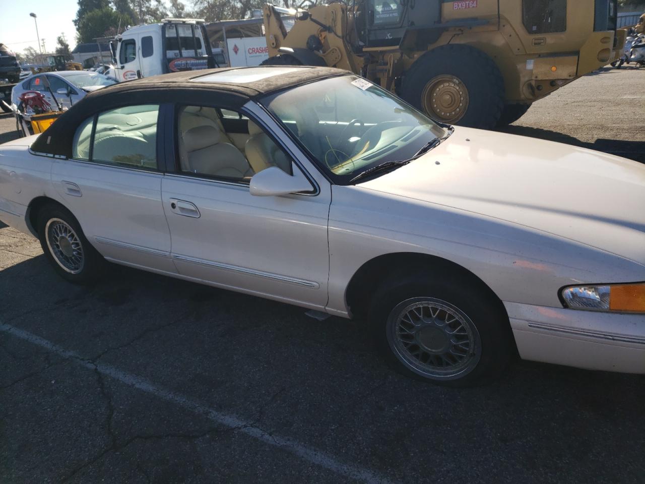 Photo 9 from auction – 1995 LINCOLN CONTINENTA with VIN 1LNLM97V2SY682080