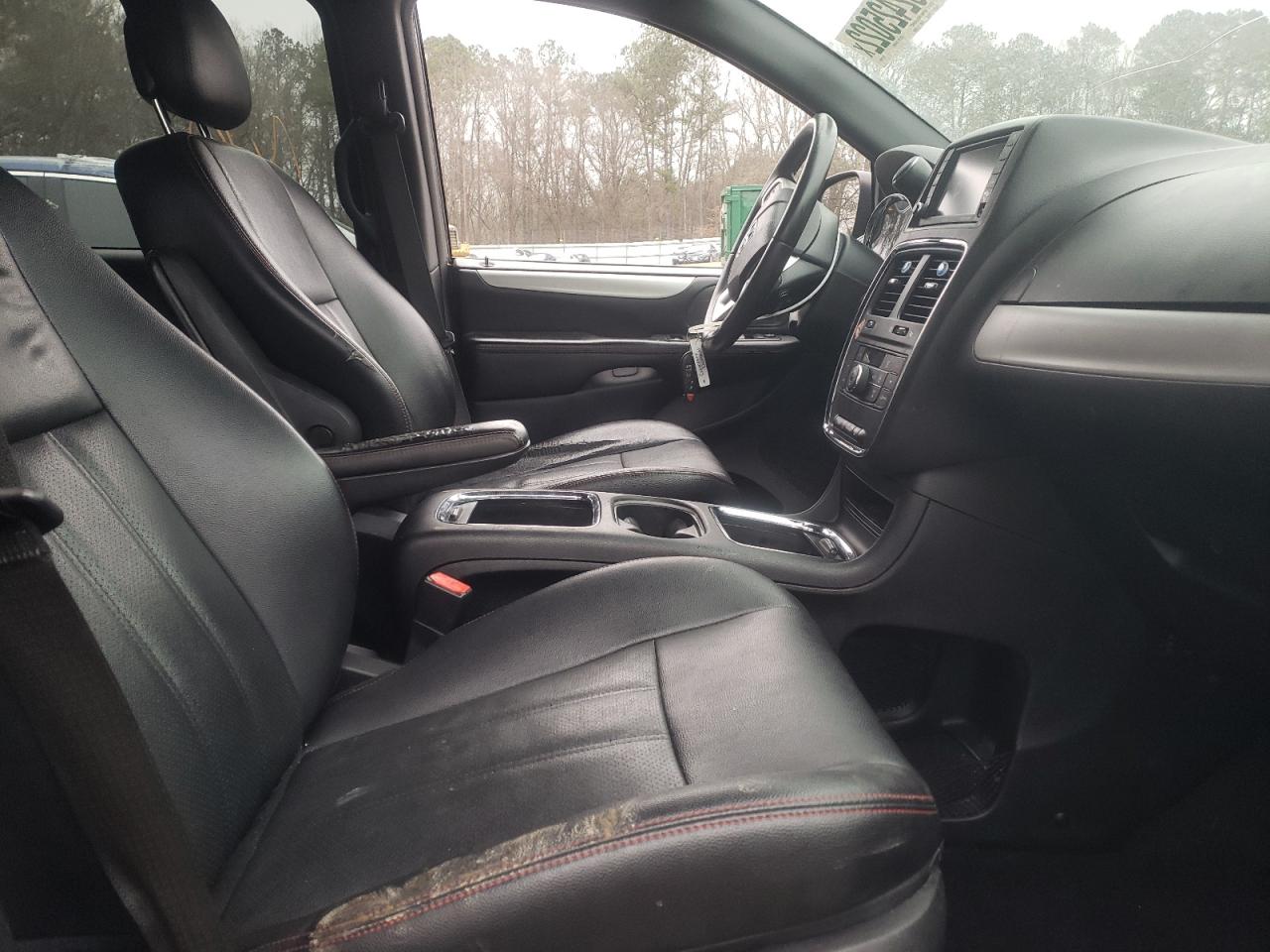 Photo 5 from auction – 2016 DODGE GRAND CARA with VIN 2C4RDGEG7GR313069