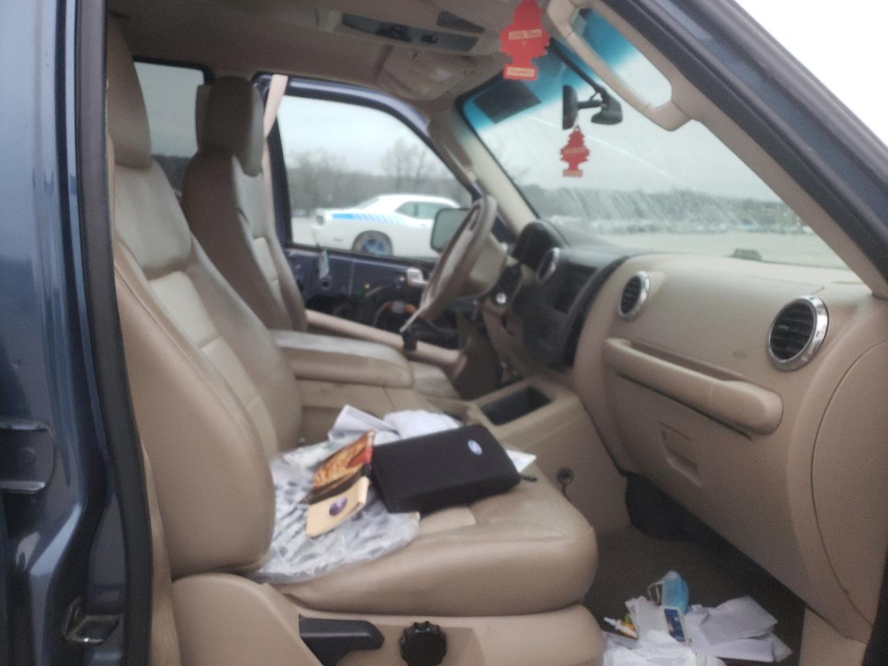 Photo 5 from auction – 2003 FORD EXPEDITION with VIN 1FMRU17W03LC10155