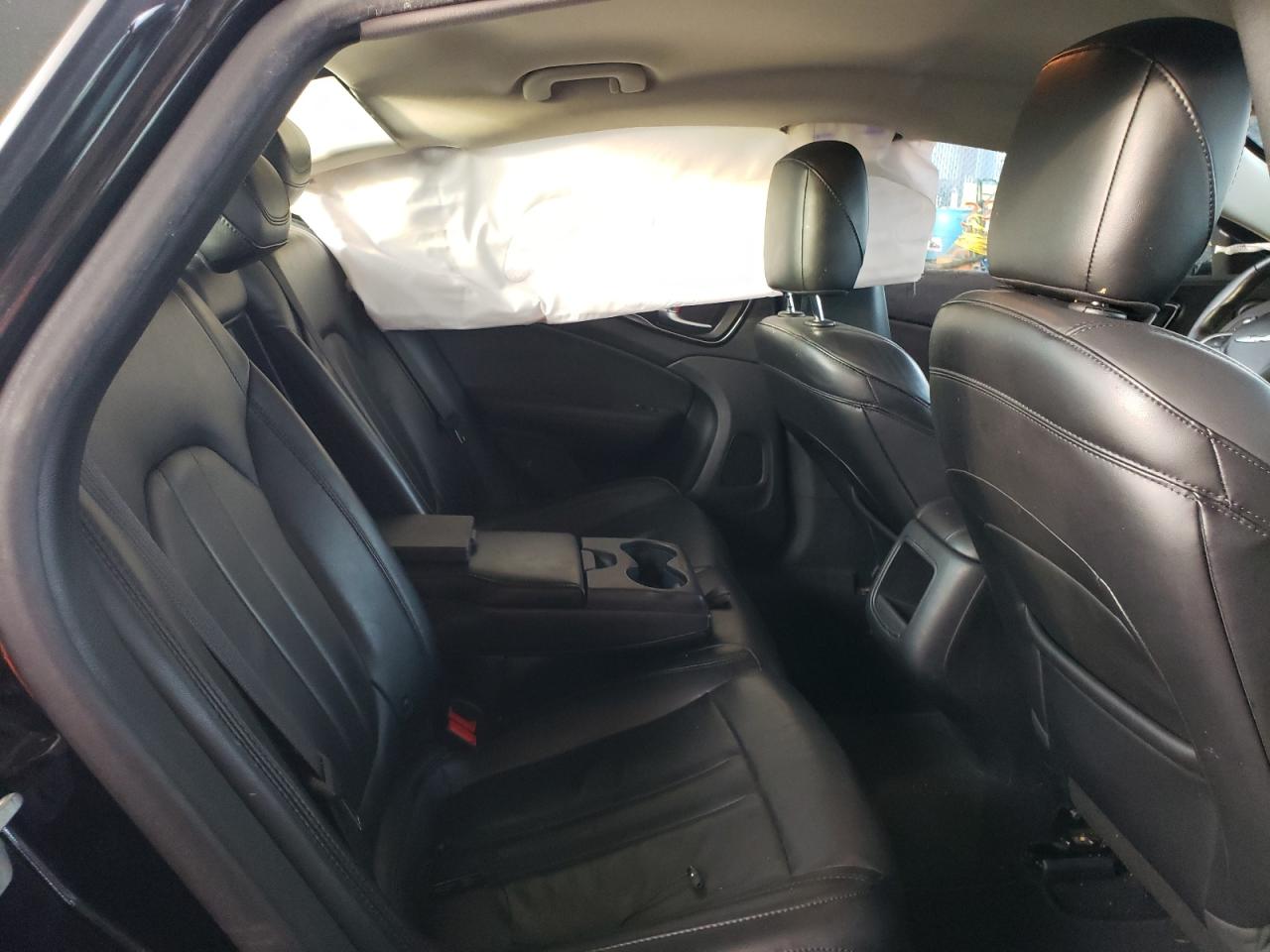 Photo 6 from auction – 2016 CHRYSLER 200 LIMITE with VIN 1C3CCCAB9GN178660