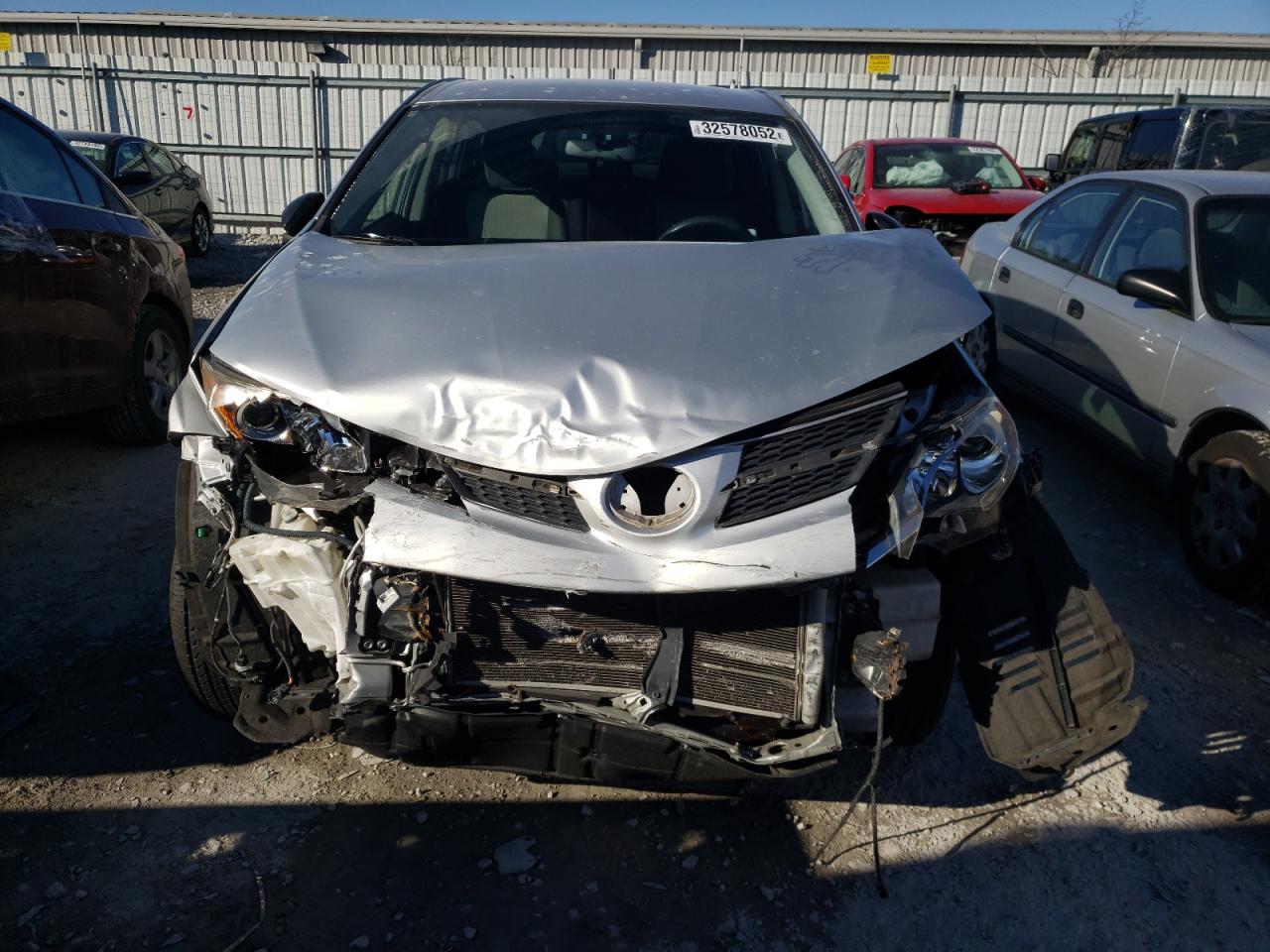 Photo 9 from auction – 2014 TOYOTA RAV4 LE with VIN JTMZFREV7EJ006264