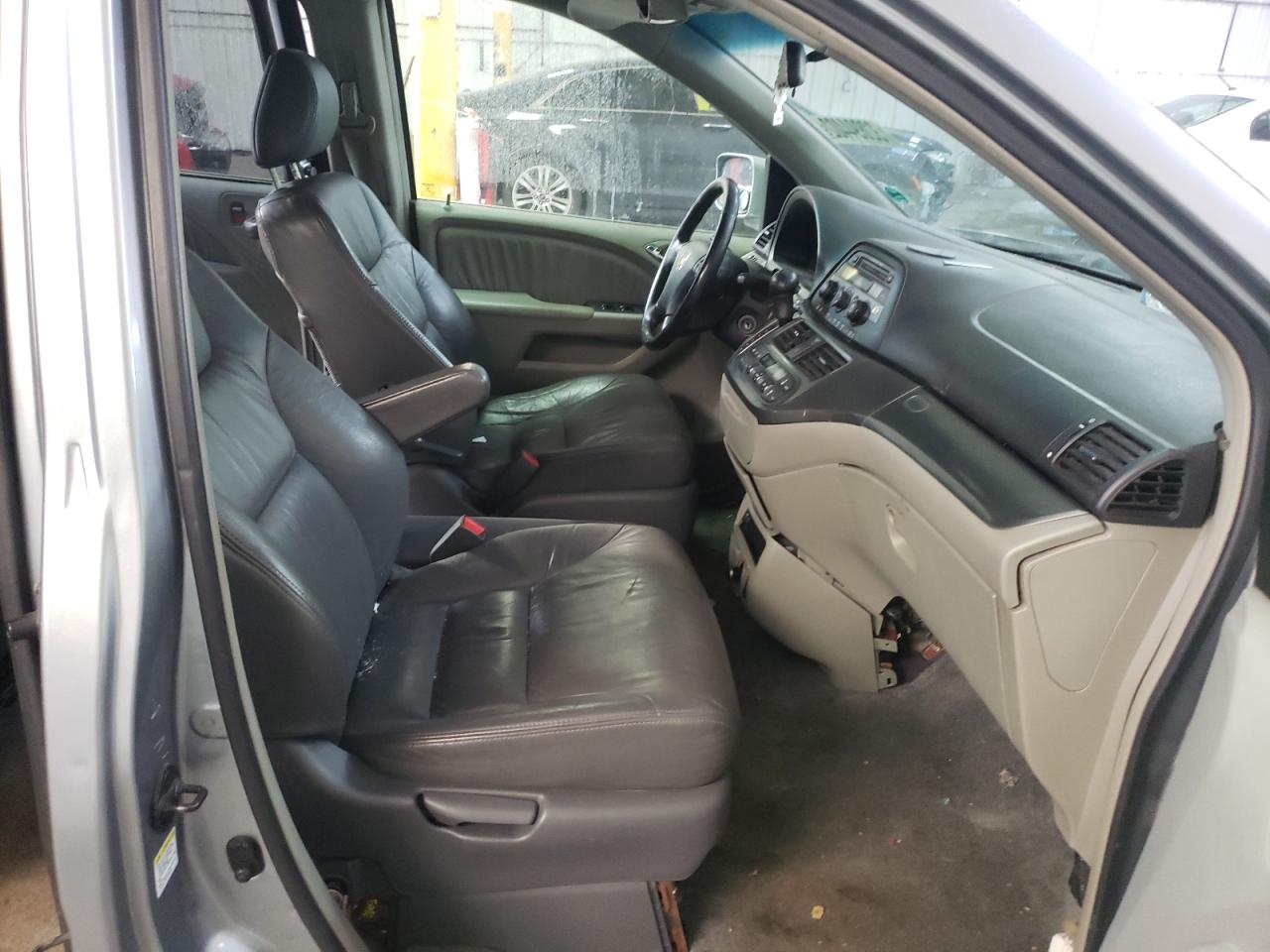 Photo 5 from auction – 2006 HONDA ODYSSEY with VIN 5FNRL38776B077329