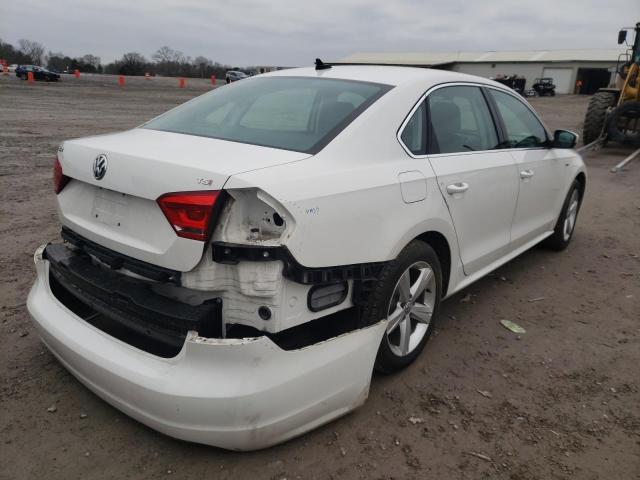 Photo 4 from auction – 2015 VOLKSWAGEN PASSAT S with VIN 1VWAT7A37FC113199