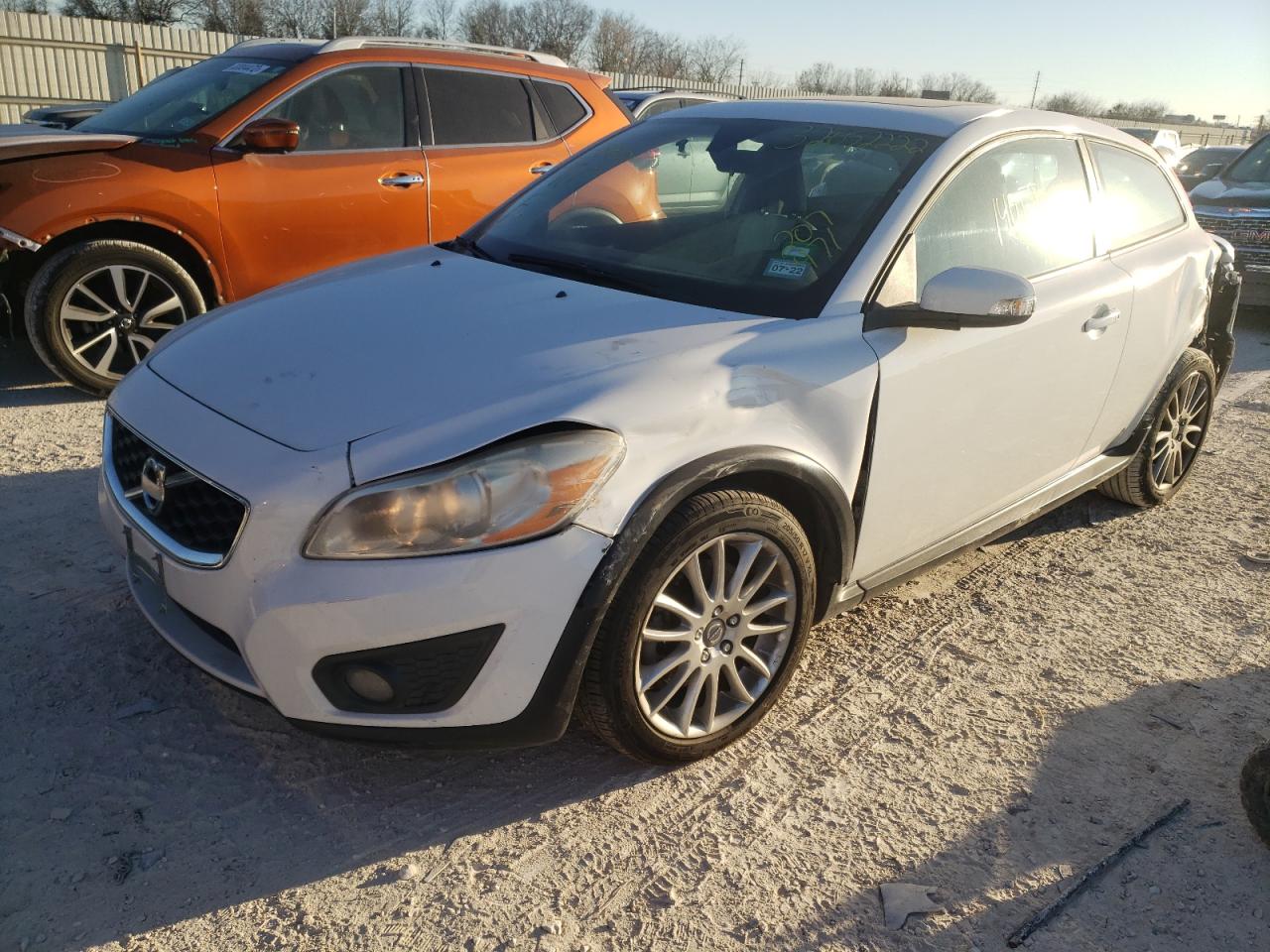 Photo 2 from auction – 2011 VOLVO C30 T5 with VIN YV1672MK0B2207471