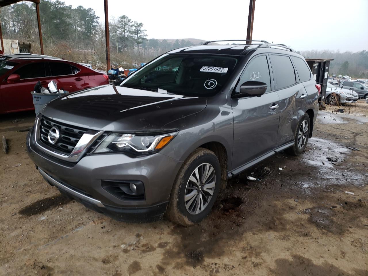 Photo 2 from auction – 2017 NISSAN PATHFINDER with VIN 5N1DR2MN1HC669330