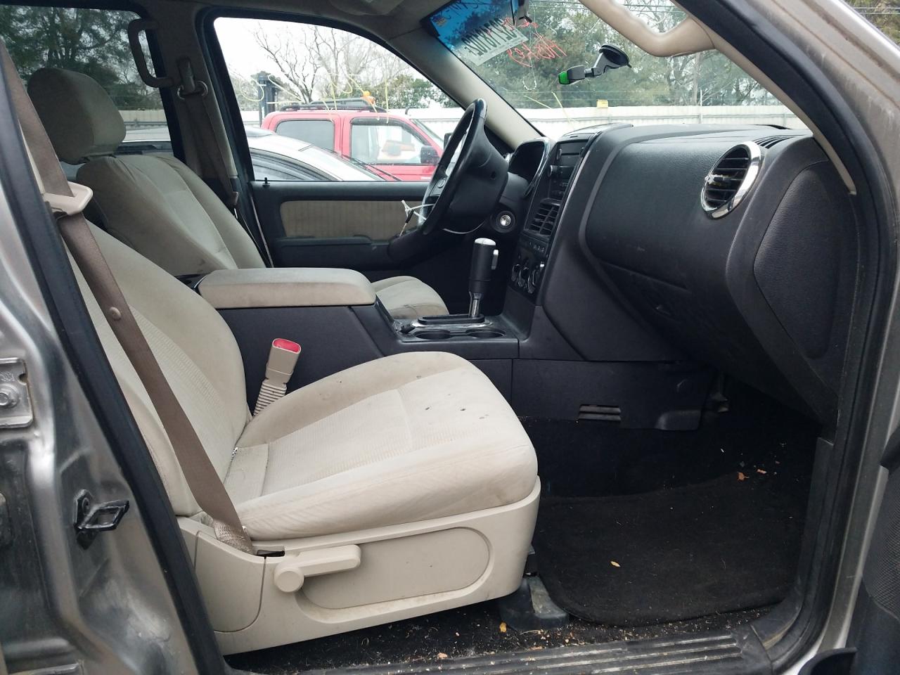 Photo 5 from auction – 2008 FORD EXPLORER X with VIN 1FMEU73E08UA57616