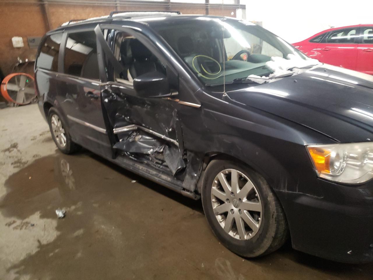 Photo 9 from auction – 2013 CHRYSLER TOWN & COU with VIN 2C4RC1BG2DR775801