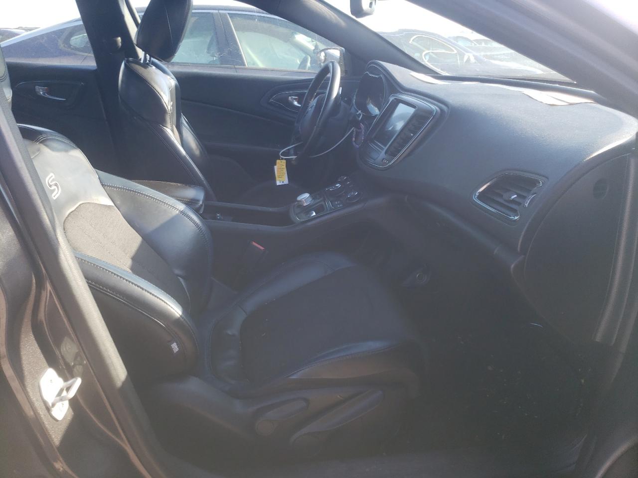 Photo 5 from auction – 2016 CHRYSLER 200 S with VIN 1C3CCCBB4GN115660
