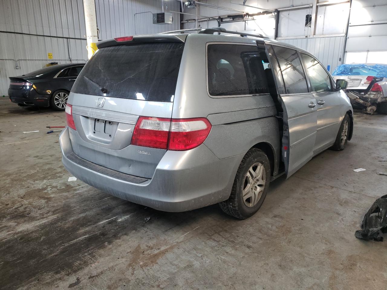 Photo 4 from auction – 2006 HONDA ODYSSEY with VIN 5FNRL38776B077329