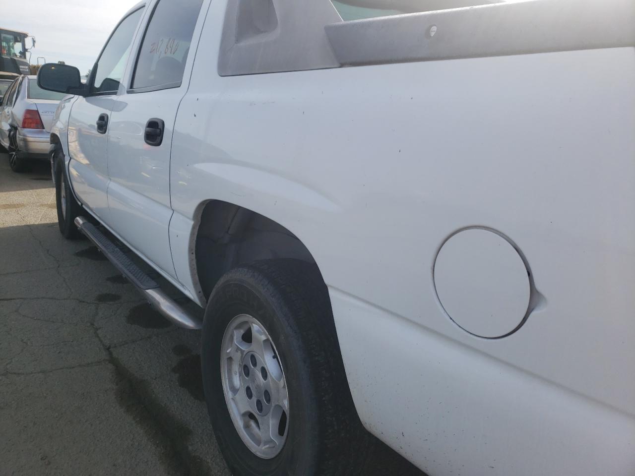 Photo 9 from auction – 2004 CHEVROLET AVALANCHE with VIN 3GNEC12T34G259410