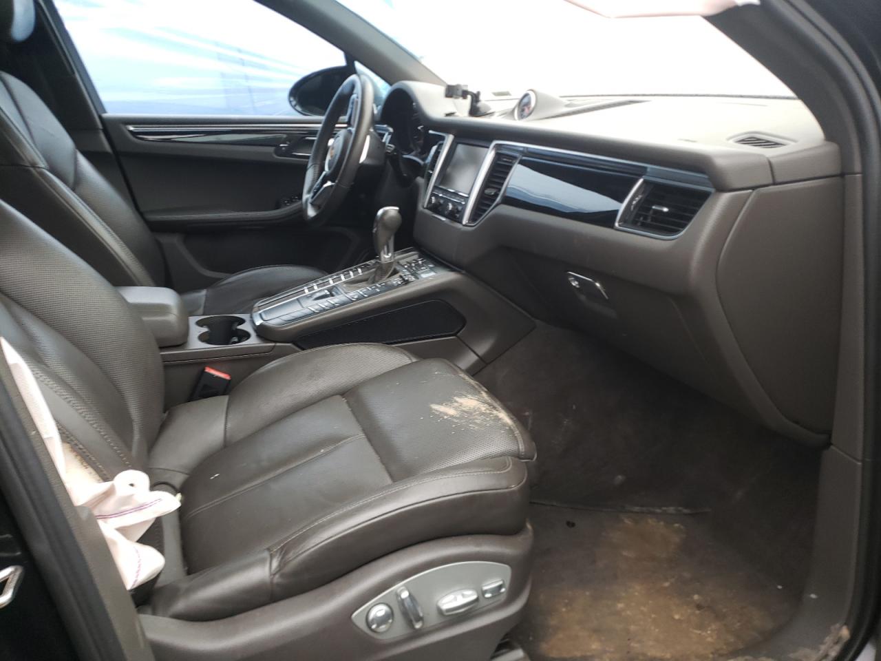 Photo 5 from auction – 2016 PORSCHE MACAN S with VIN WP1AB2A53GLB49188