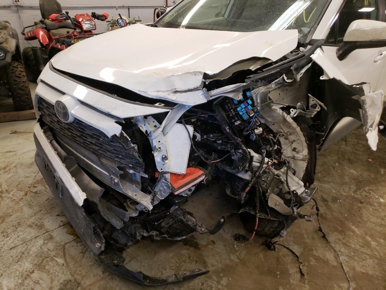 Photo 9 from auction – 2021 TOYOTA RAV4 XLE with VIN 2T3P1RFV1MC228899