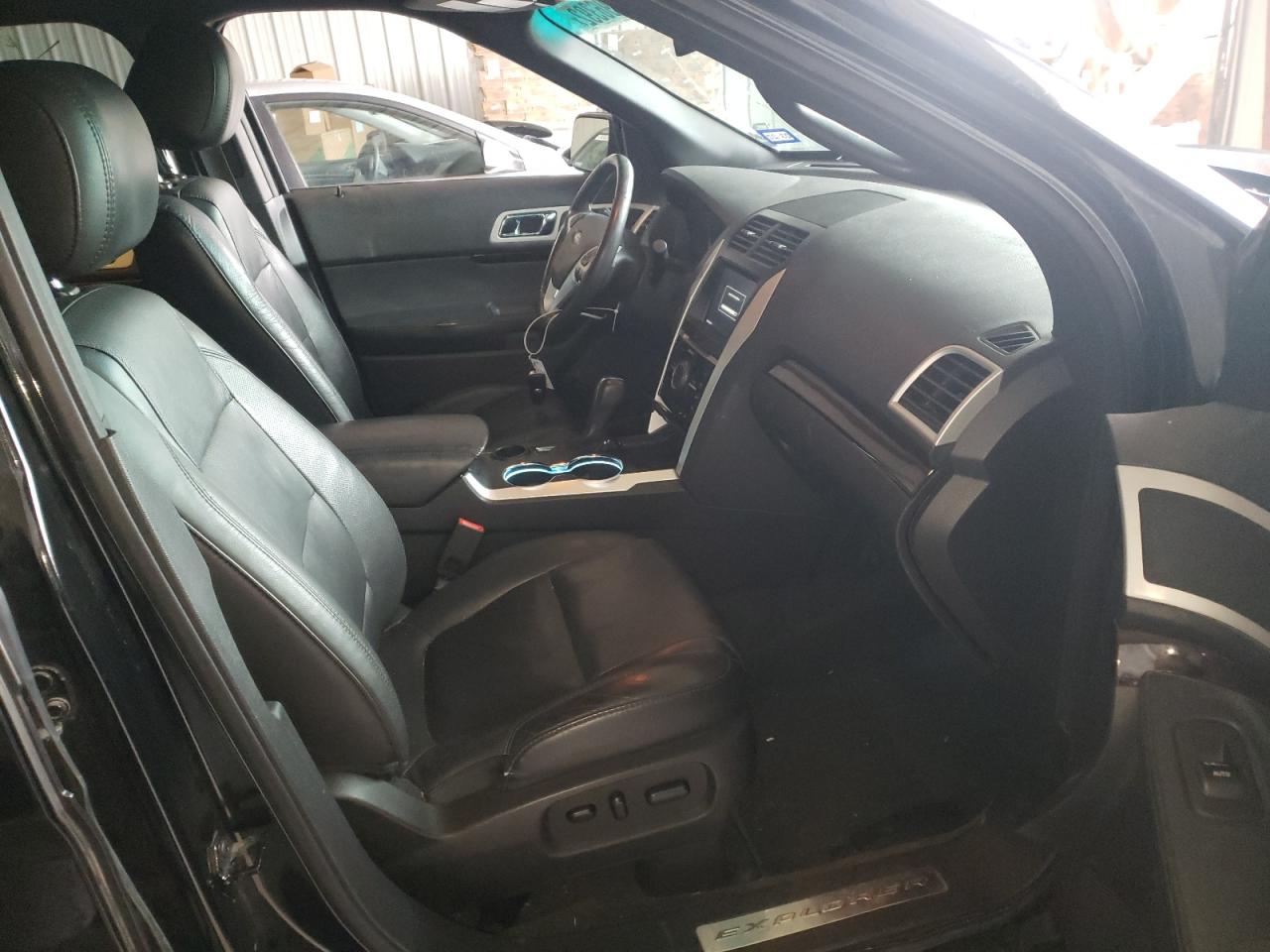 Photo 5 from auction – 2014 FORD EXPLORER L with VIN 1FM5K7F80EGC06449