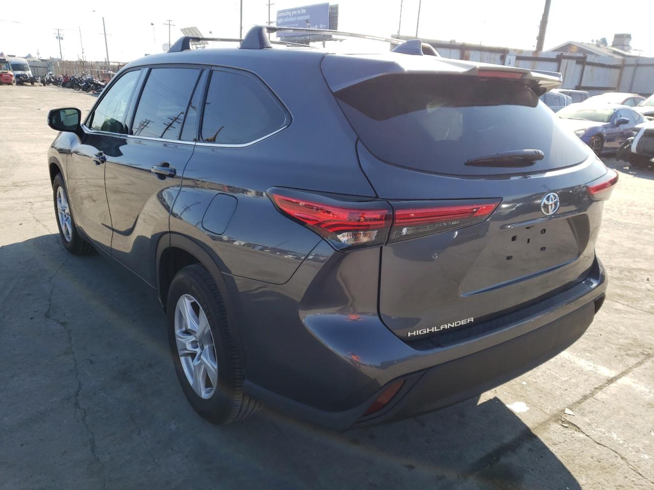 Photo 3 from auction – 2021 TOYOTA HIGHLANDER with VIN 5TDCZRAH7MS528312