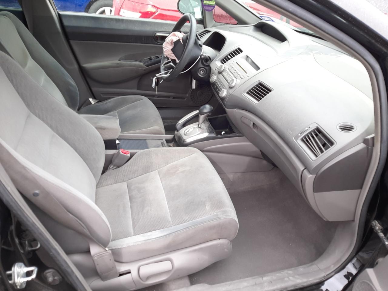 Photo 5 from auction – 2010 HONDA CIVIC LX with VIN 19XFA1F57AE054436