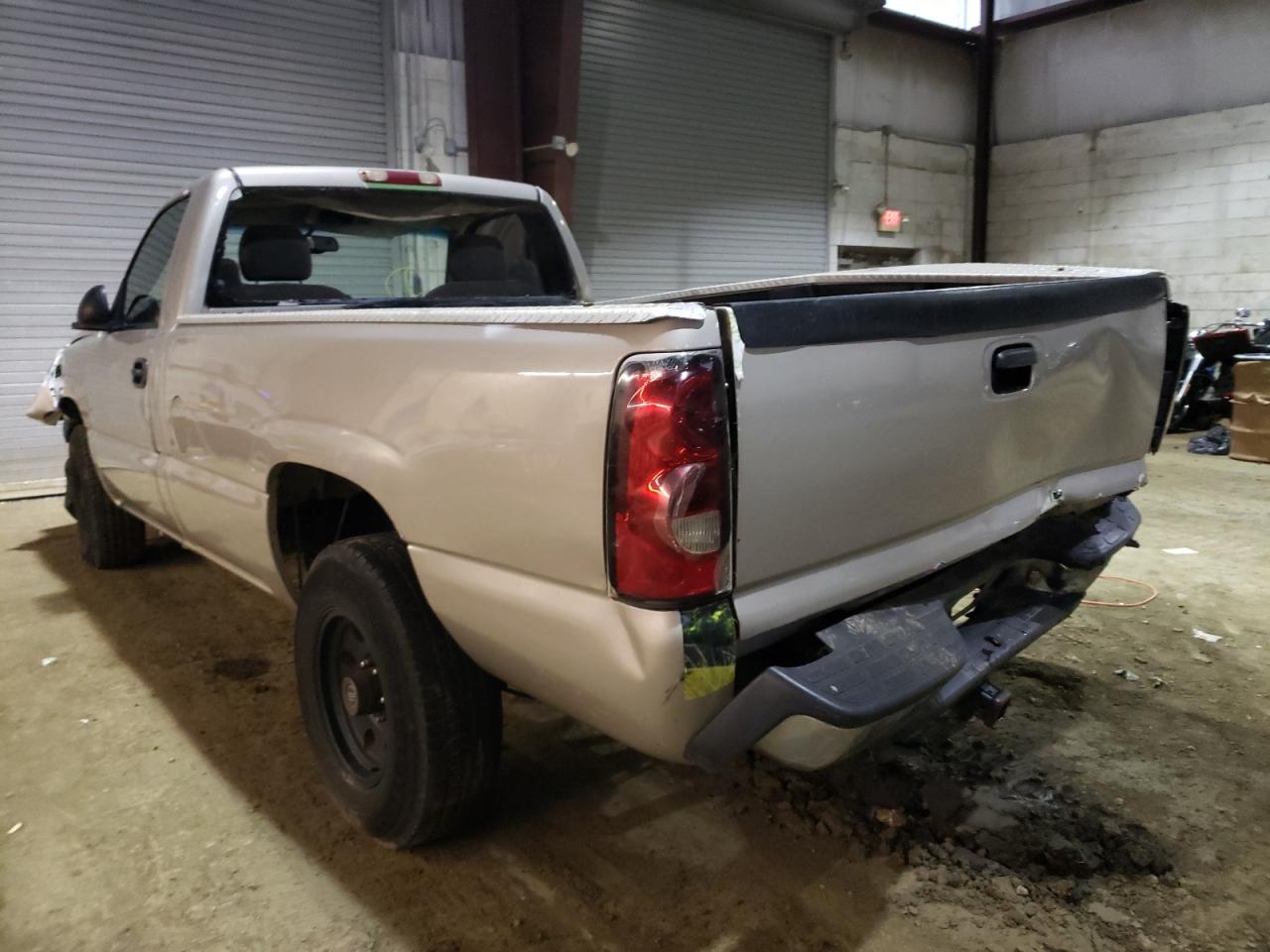Photo 3 from auction – 2004 CHEVROLET SILVERADO with VIN 1GCEK14T44E171787