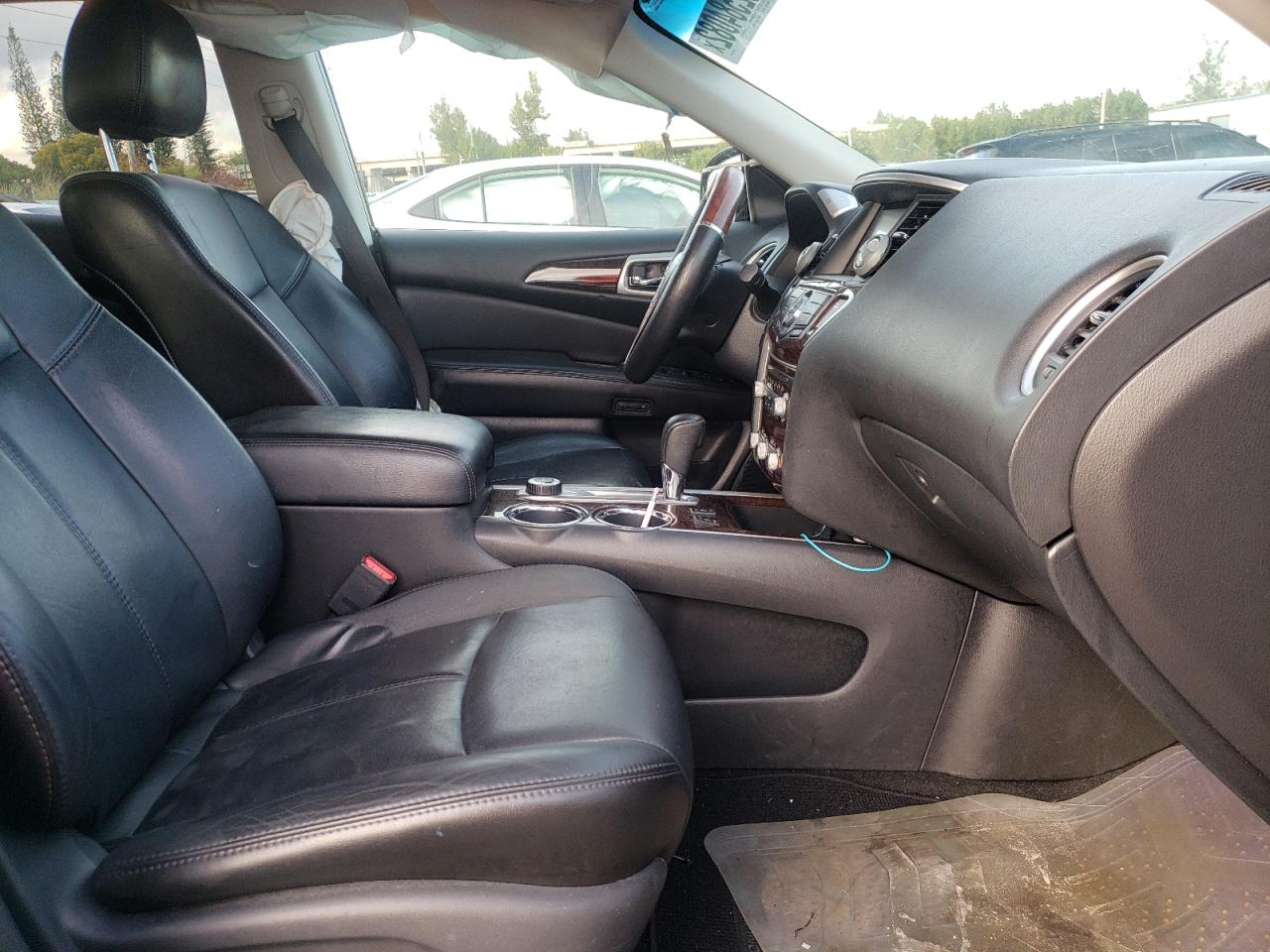 Photo 5 from auction – 2013 NISSAN PATHFINDER with VIN 5N1AR2MM1DC675214