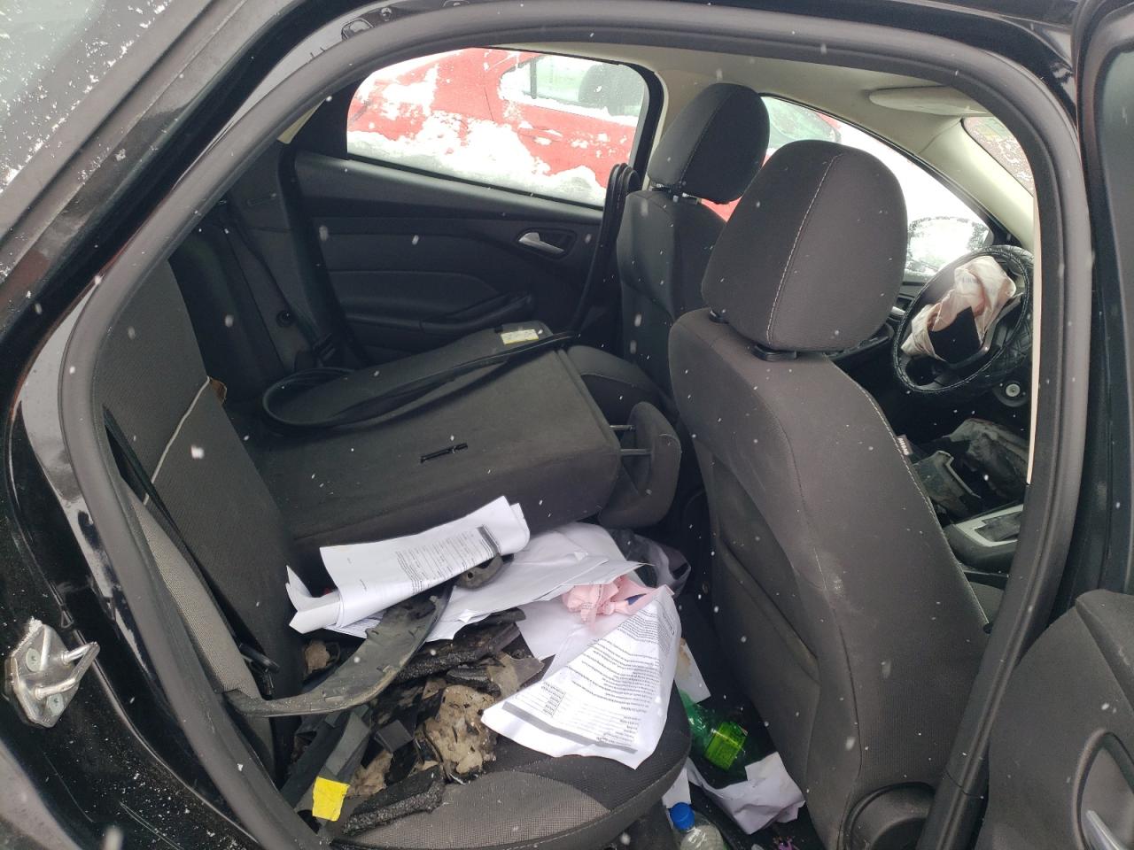 Foto 6 de la subasta – 2014 FORD FOCUS SE con VIN 1FADP3K20EL429356