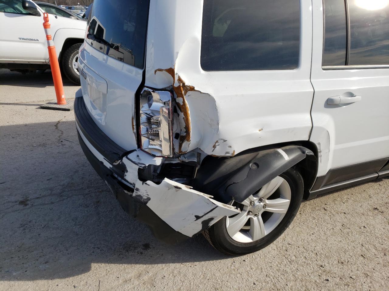 Photo 9 from auction – 2016 JEEP PATRIOT SP with VIN 1C4NJPBB4GD507075