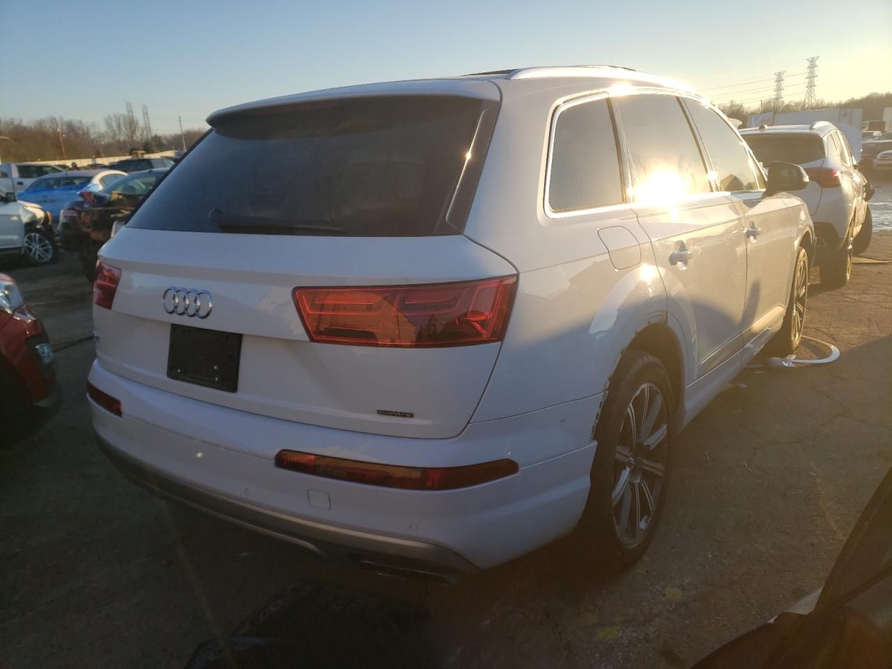 Photo 4 from auction – 2017 AUDI Q7 PREMIUM with VIN WA1LHAF76HD044843