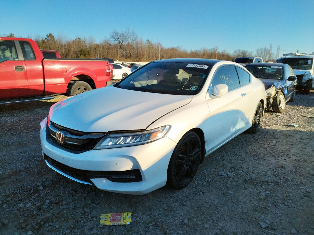 Photo 2 from auction – 2016 HONDA ACCORD with VIN 1HGCT2B05GA000949