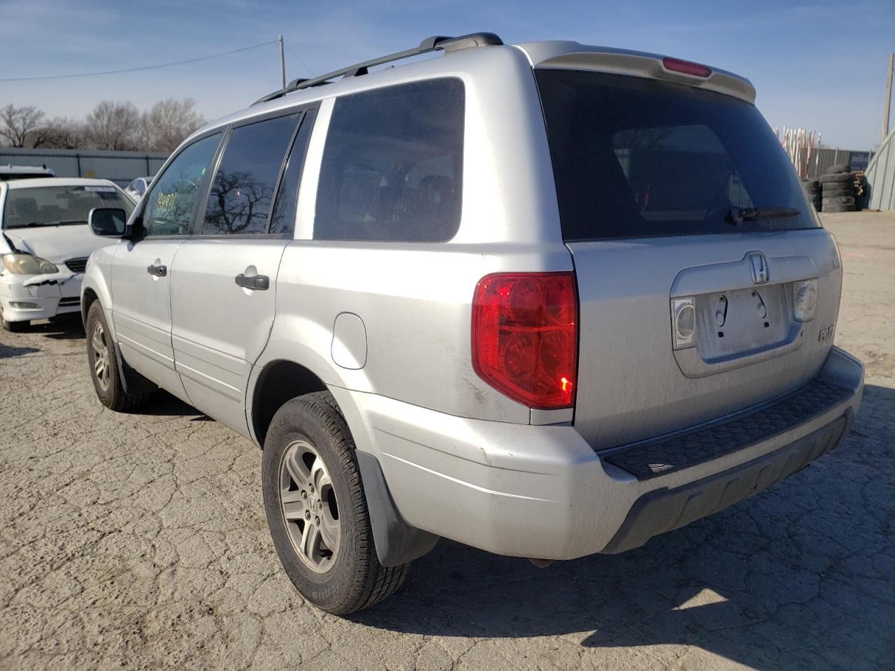 Photo 3 from auction – 2004 HONDA PILOT EX with VIN 2HKYF18484H510300