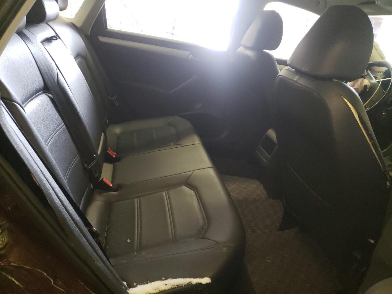 Photo 6 from auction – 2012 VOLKSWAGEN PASSAT SE with VIN 1VWBH7A35CC047320