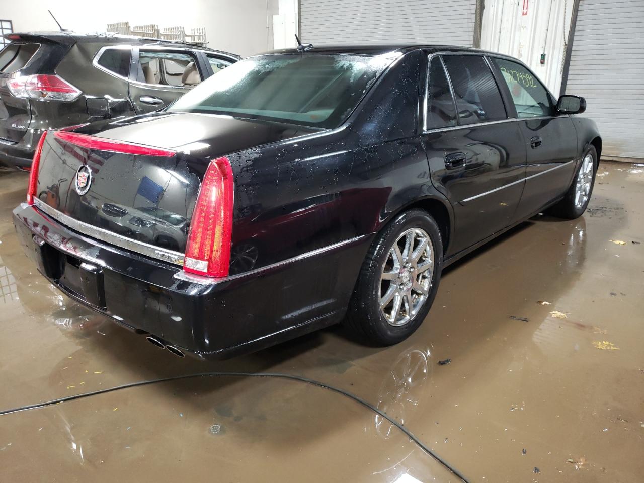 Photo 4 from auction – 2007 CADILLAC DTS with VIN 1G6KD579X7U226857