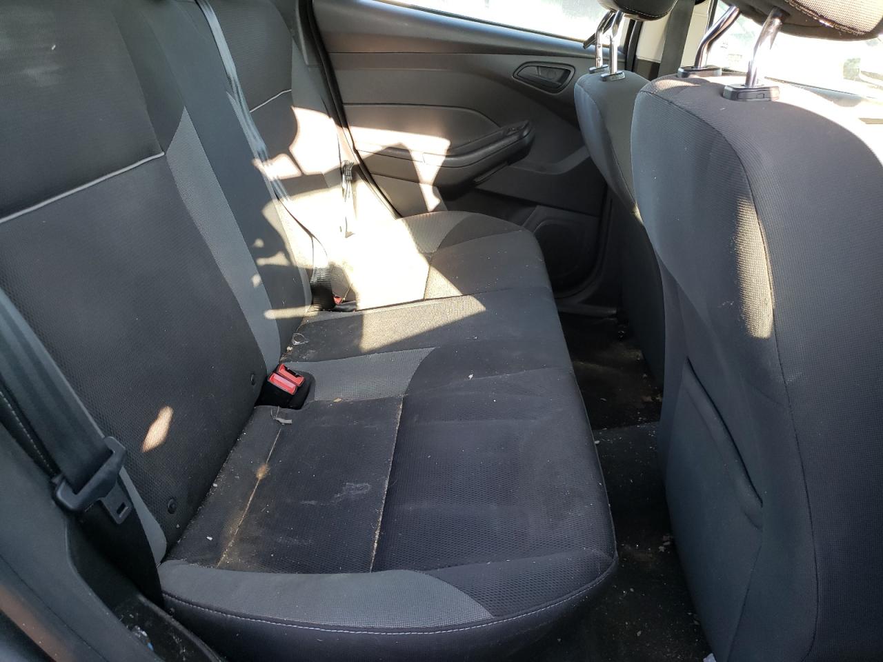 Photo 6 from auction – 2012 FORD FOCUS SE with VIN 1FAHP3F29CL141036
