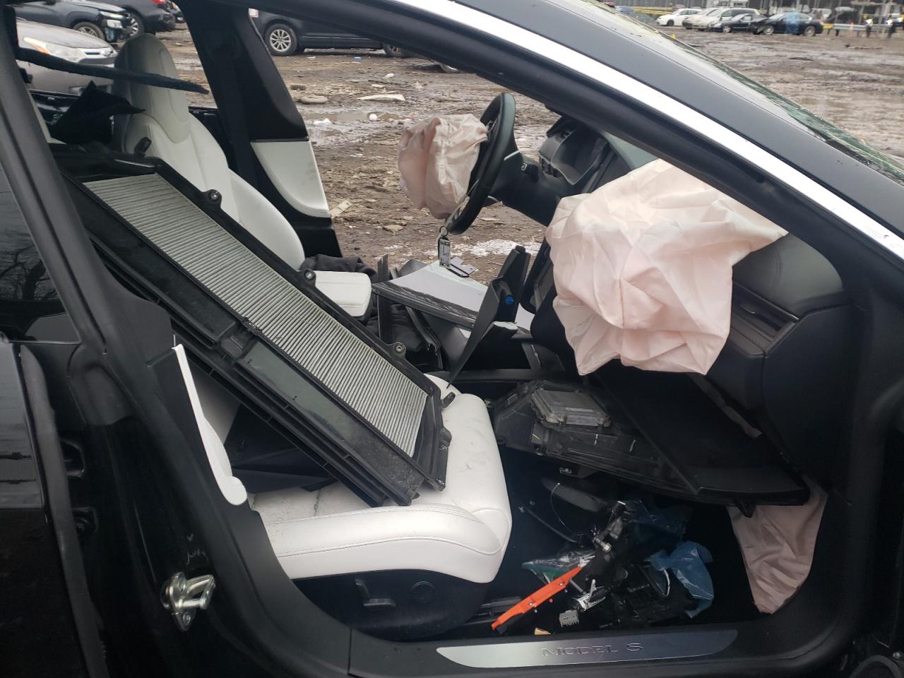 Photo 5 from auction – 2018 TESLA MODEL S with VIN 5YJSA1E42JF255047