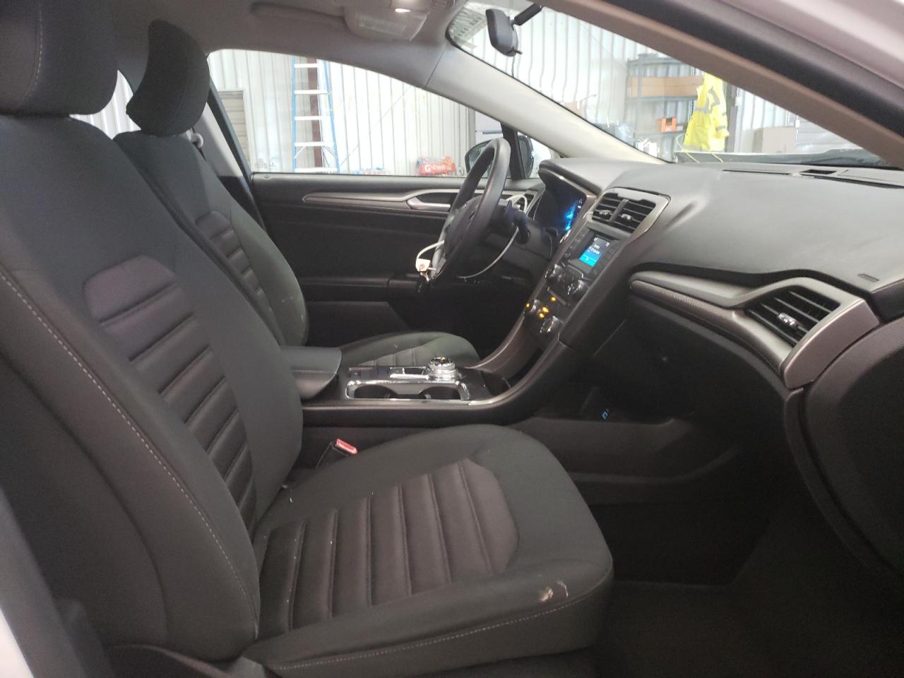 Photo 5 from auction – 2017 FORD FUSION SE with VIN 3FA6P0HD3HR343156