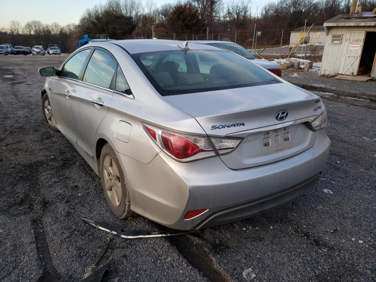 Photo 3 from auction – 2011 HYUNDAI SONATA HYB with VIN KMHEC4A49BA006068