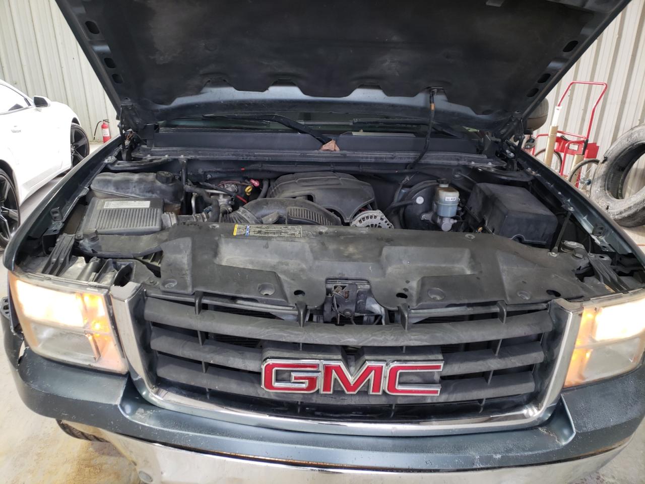Photo 7 from auction – 2008 GMC SIERRA C15 with VIN 2GTEC13J481153844