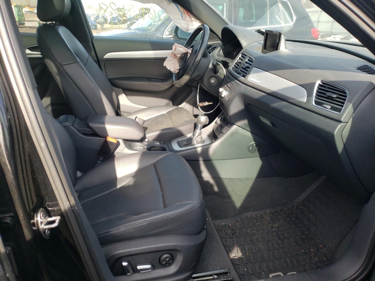 Photo 5 from auction – 2018 AUDI Q3 PREMIUM with VIN WA1ECCFS1JR013211