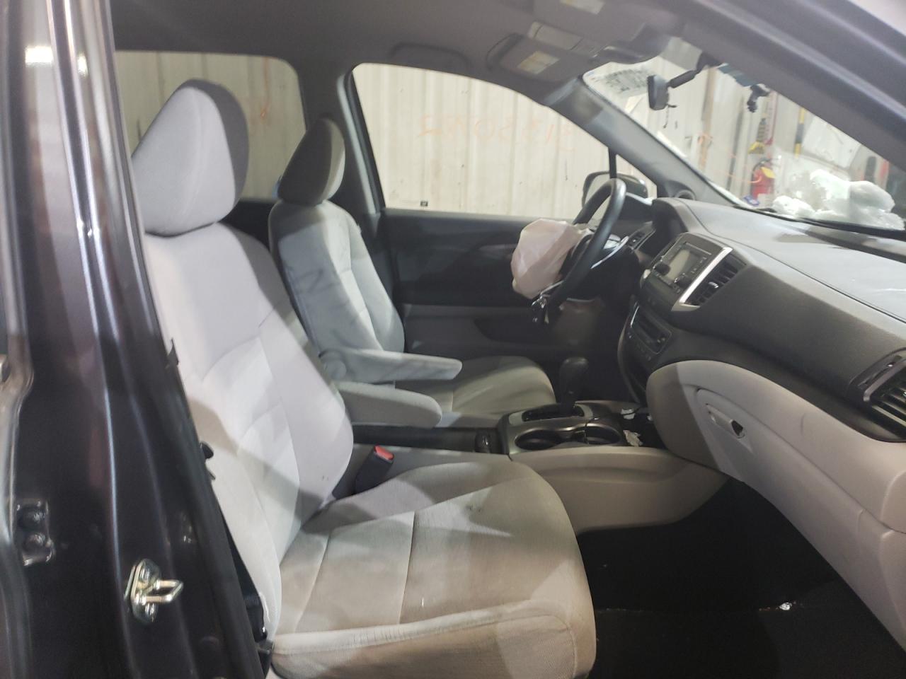 Photo 5 from auction – 2017 HONDA PILOT LX with VIN 5FNYF6H16HB002107